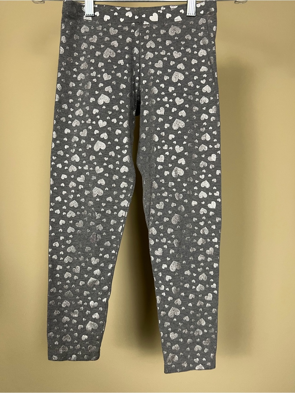 SO Girls' Gray Leggings with Silver Heart Print Size 10/12 Medium